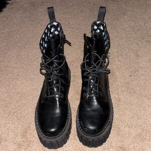 Combat boots black